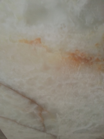 Фото 13. Мрамор многогранный.Оникс прозрачный в накрытом хранилище.Слябы и плитка, полосы и брехча
